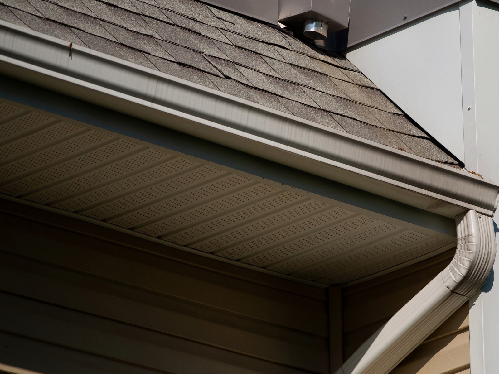 Maritime Roofing — gutter work in New London, NH
