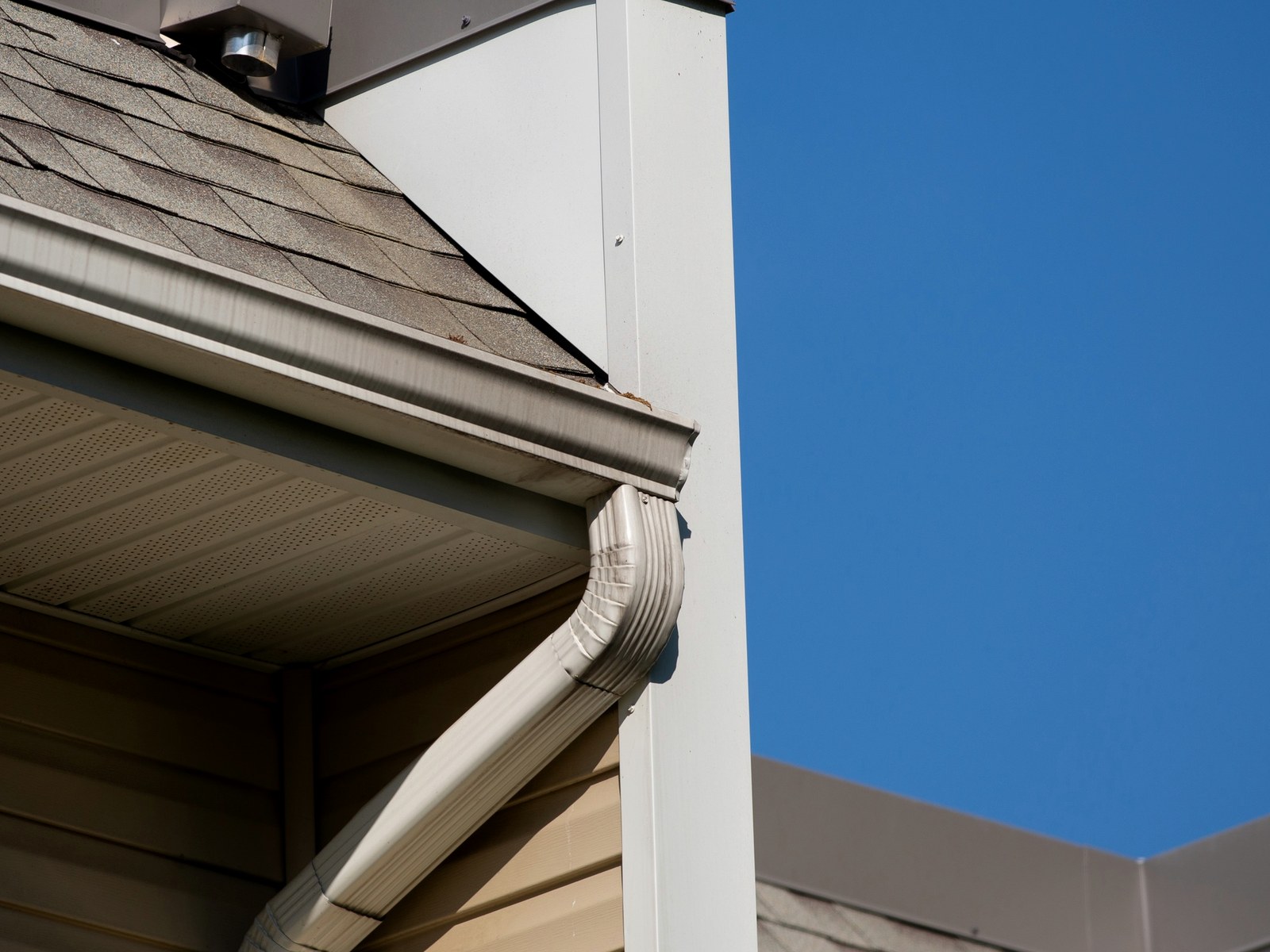 Alvarez Gutters Services — gutter work in Strawberry Plains, TN