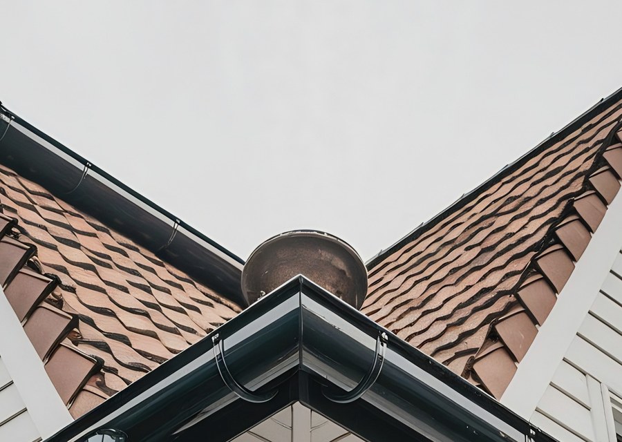 Seamless gutter and downspout work — Sharpsburg, GA