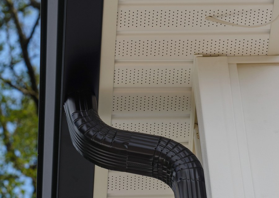 Seamless gutter and downspout work — Brentwood, TN